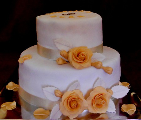 Svadobná torta s ružami